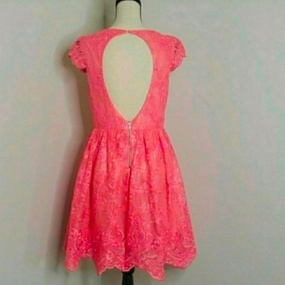 Alice + Olivia | Lace Open Back fit and flare dress size 8 - Picture 5 of 9